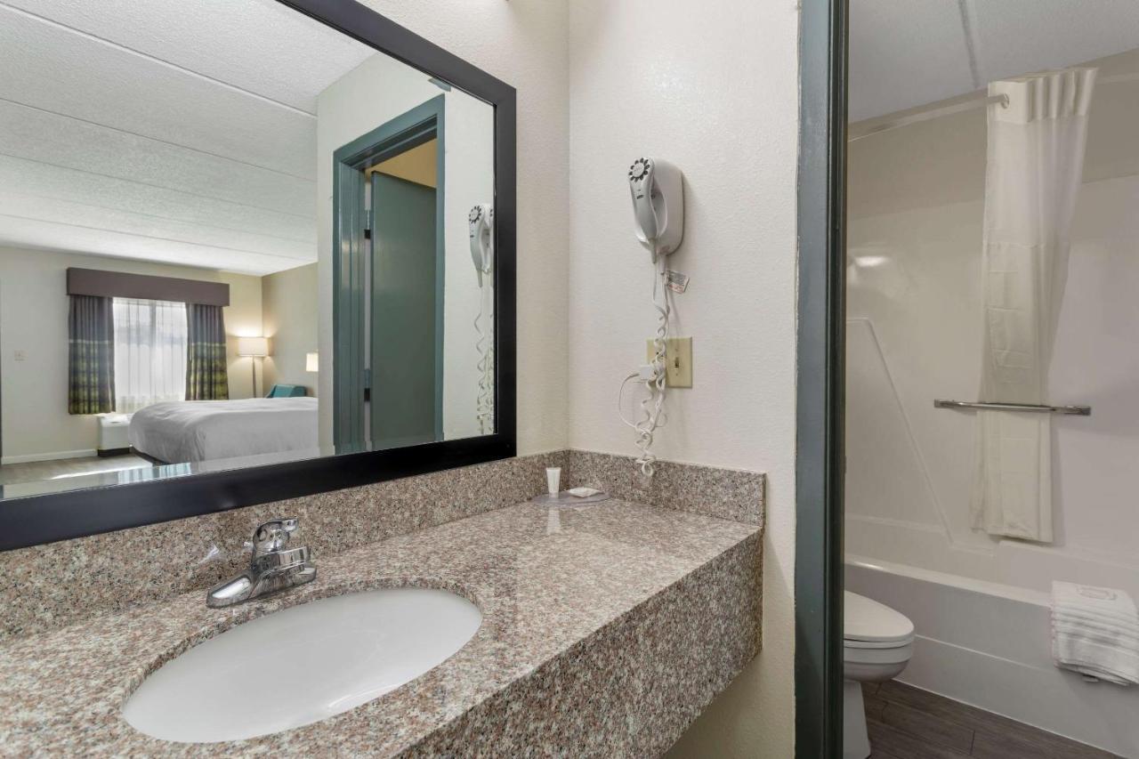Clarion Pointe Kimball By Choice Hotels Exterior photo